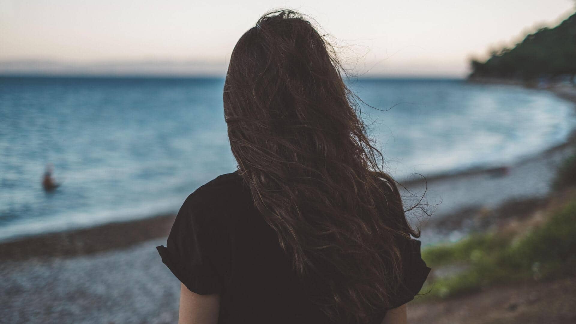 How to style wavy hair like a pro