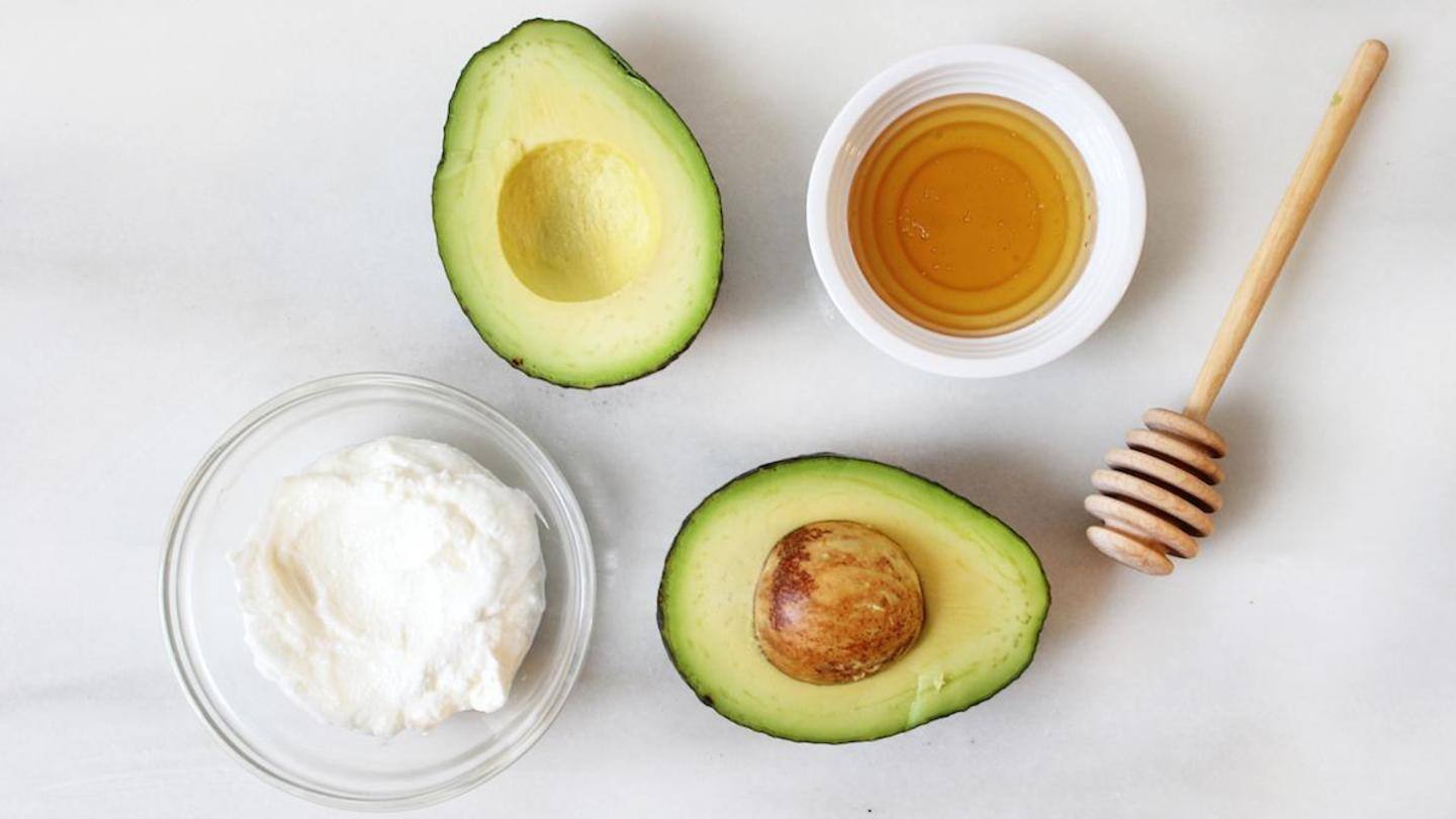 Avocado and yogurt mask will give you smooth, supple skin Avocado and yogurt mask will give you smooth, supple skin