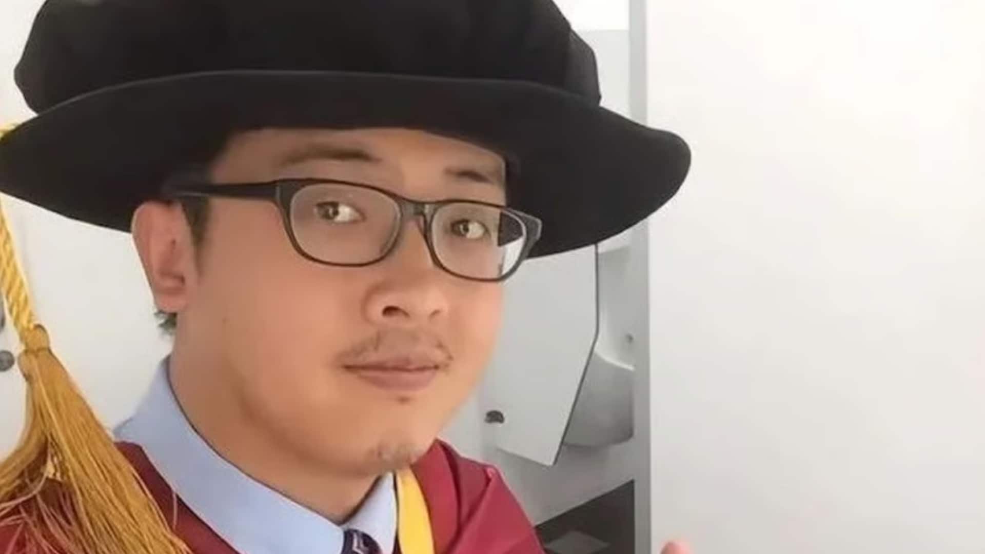 Unable to find job, Oxford graduate works as delivery driver Unable to find job, Oxford graduate works as delivery driver