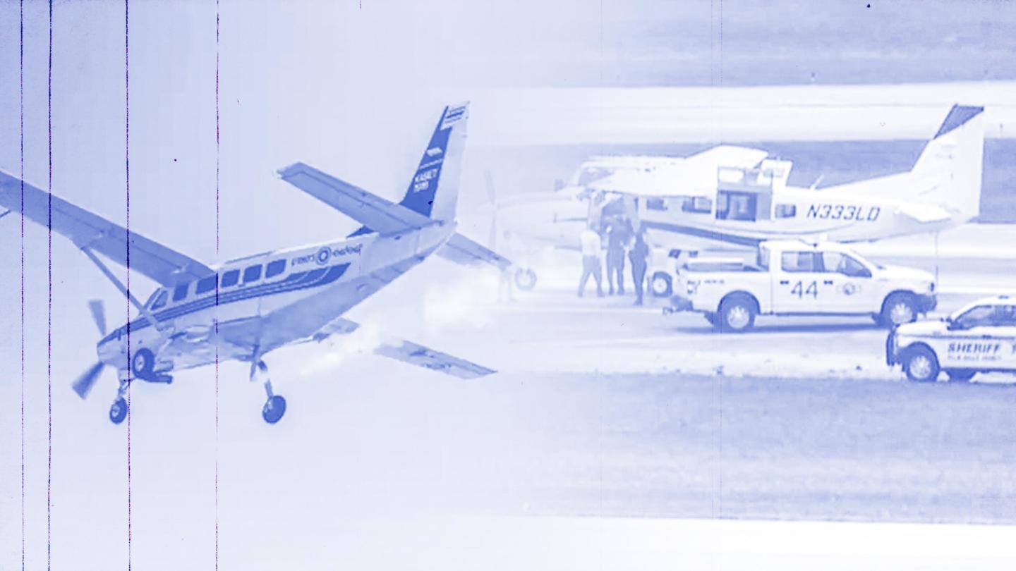 Florida: After pilot falls ill, 'novice' passenger lands plane safely