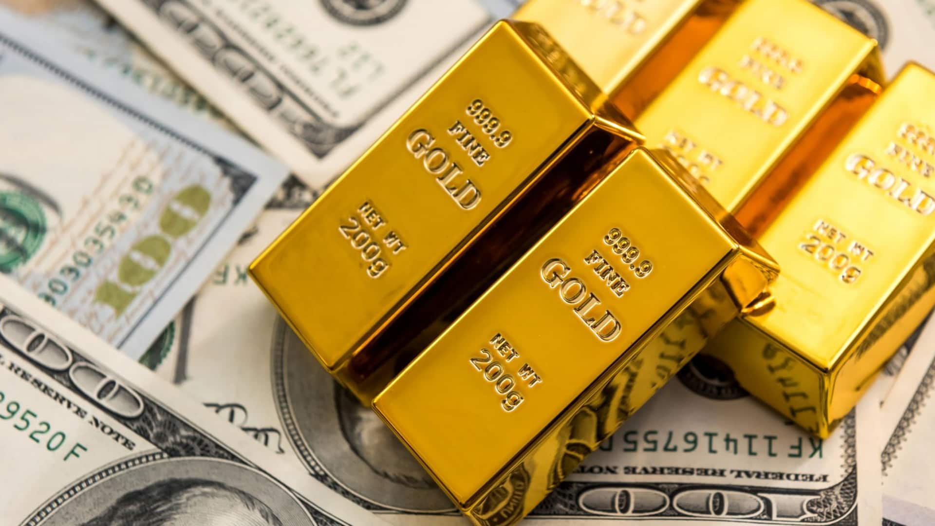 Gold ticks up as dollar weakens and trade tensions rise Gold ticks up as dollar weakens and trade tensions rise