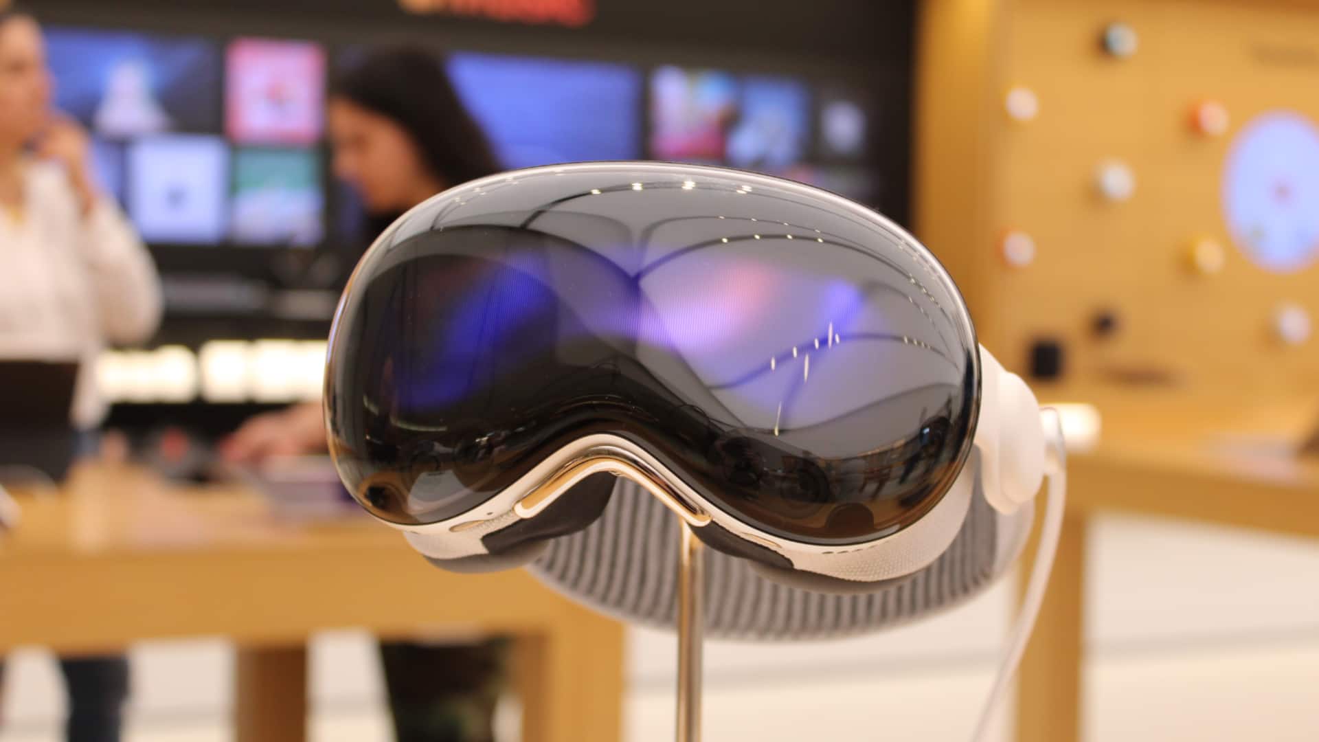 Apple Vision Pro gets M5 chip for faster, smoother performance Apple Vision Pro gets M5 chip for faster, smoother performance