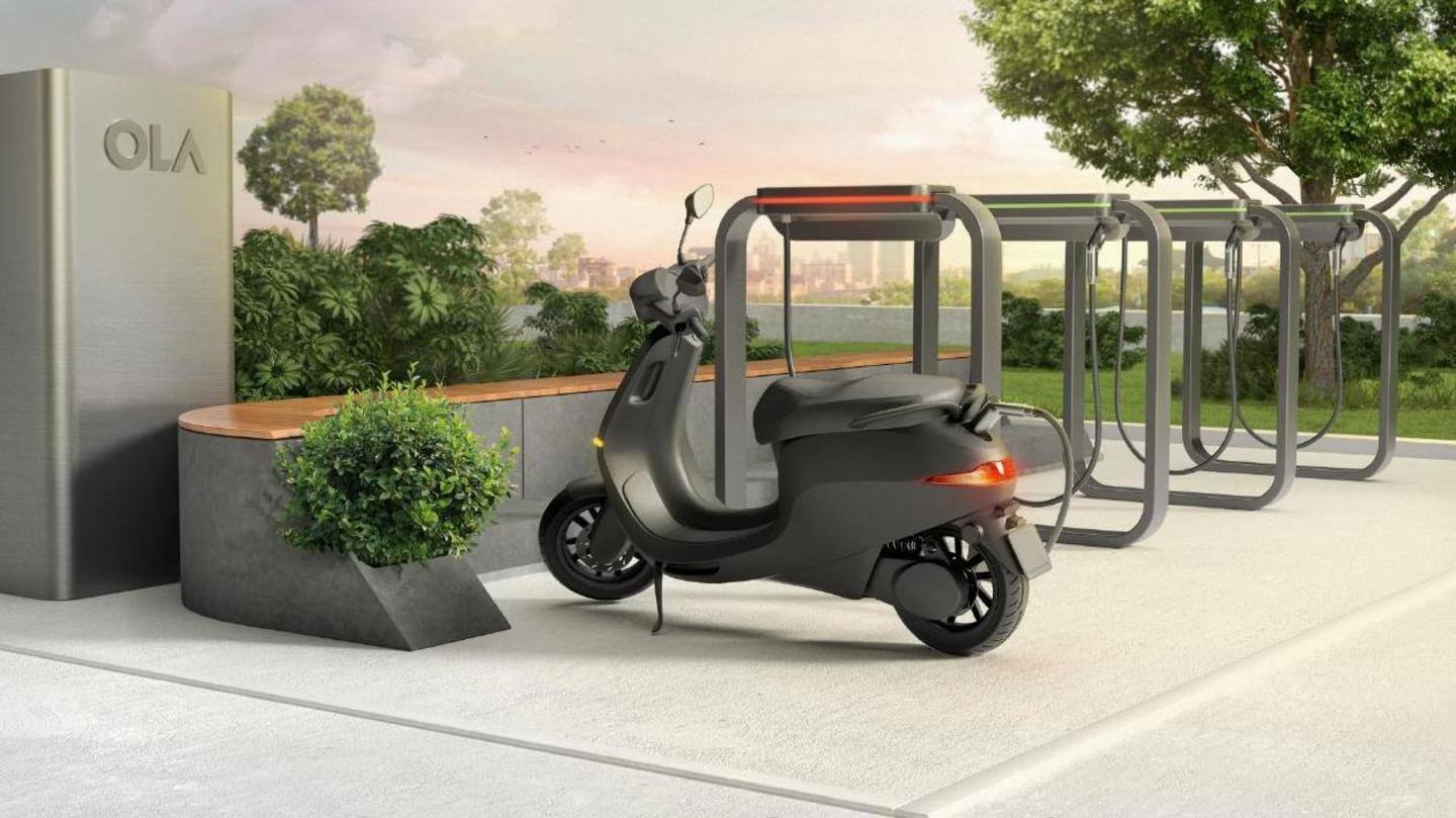 The scooter has 36-liter storage capacity and full-LED lighting The scooter has 36-liter storage capacity and full-LED lighting