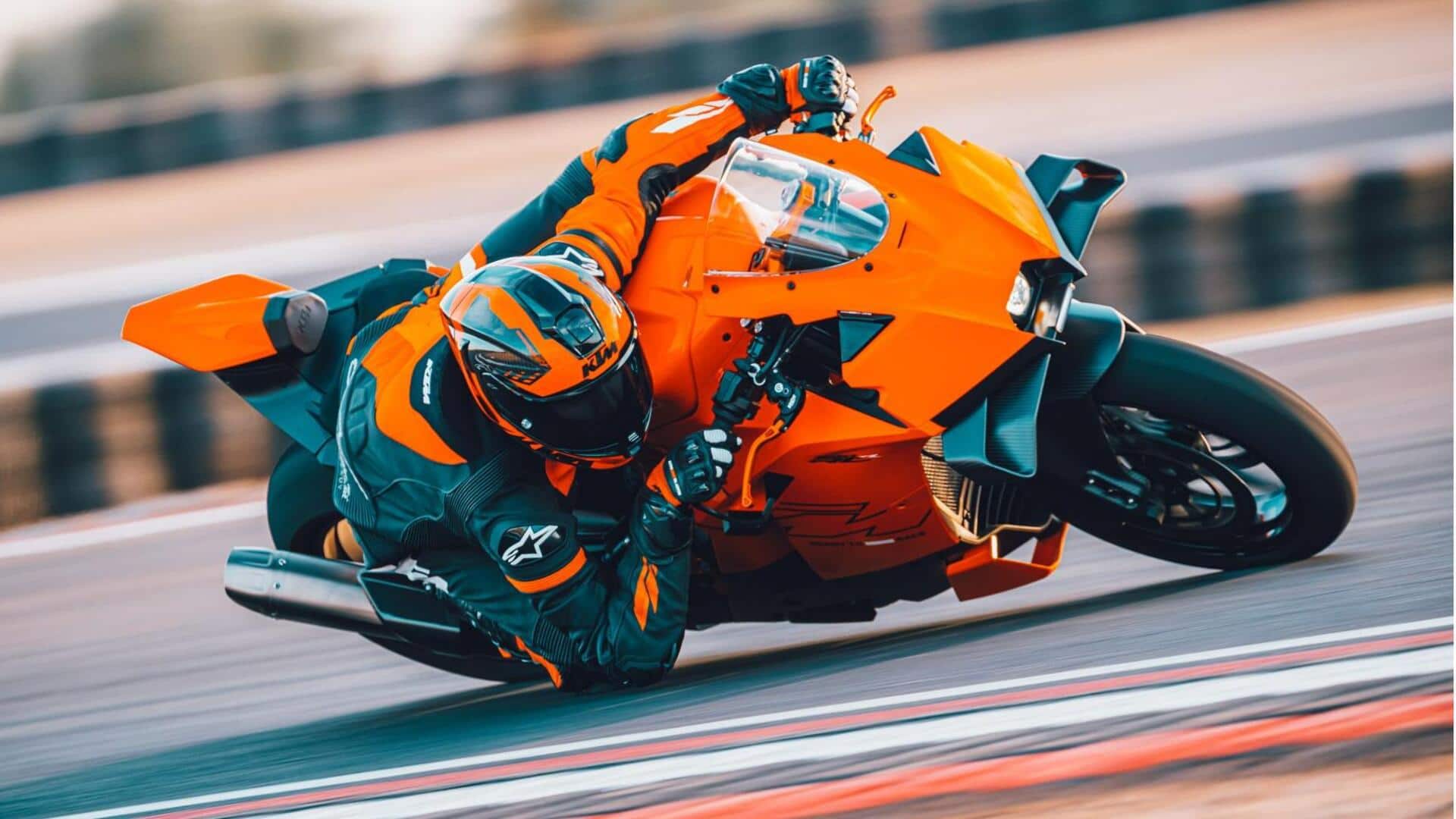 KTM 990 RC R arrives as a race-ready supersport bike KTM 990 RC R arrives as a race-ready supersport bike
