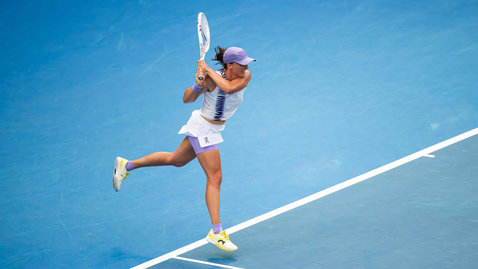 Australian Open 2026: Iga Swiatek thrashes Bouzkova, reaches third round