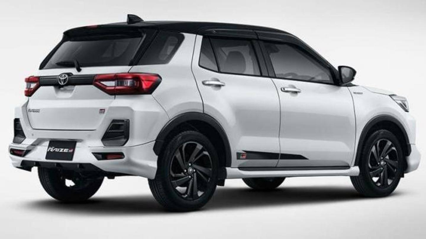 The car sports a black finish on several body parts The car sports a black finish on several body parts
