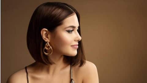 Flat hair? Try this simple side part trick