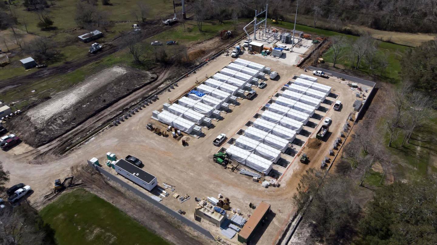 Tesla covertly installing mega-battery to stabilize Texas power grid