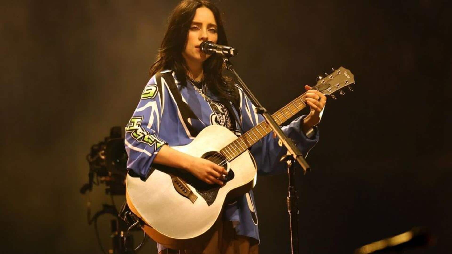 Miami concert: Fan grabs Billie Eilish, pulls her into crowd Miami concert: Fan grabs Billie Eilish, pulls her into crowd