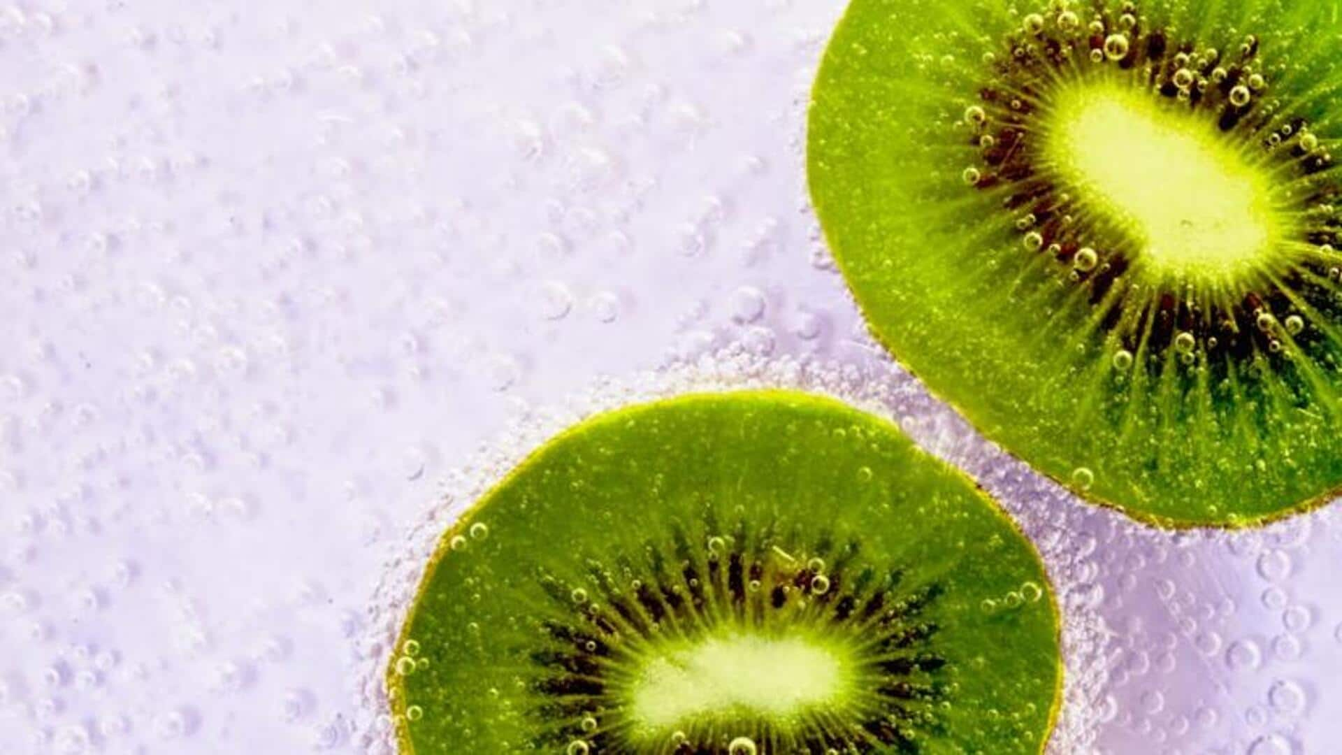 Delicious kiwi vegan smoothies for gut health