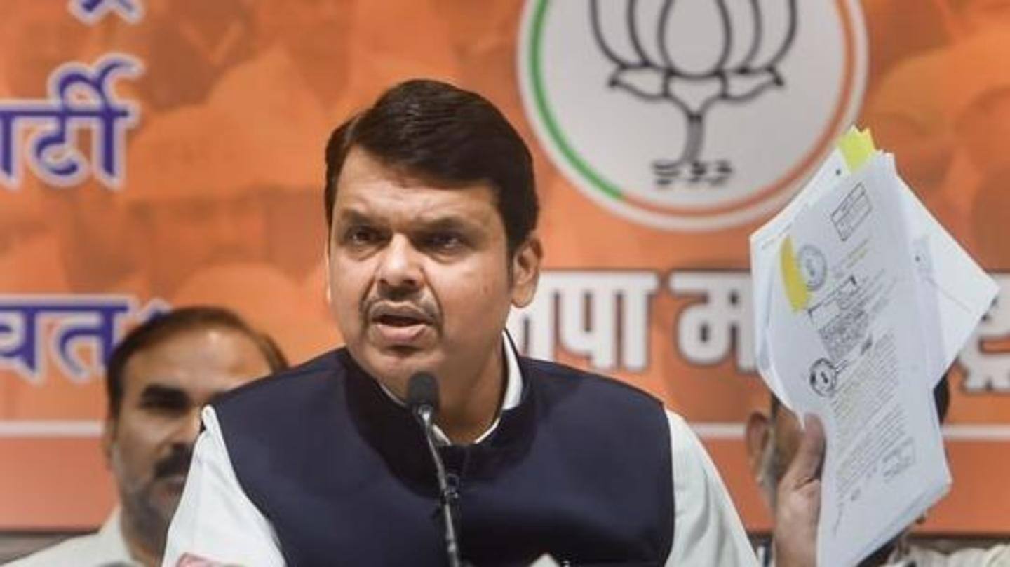 Khan demands apology from Fadnavis Khan demands apology from Fadnavis