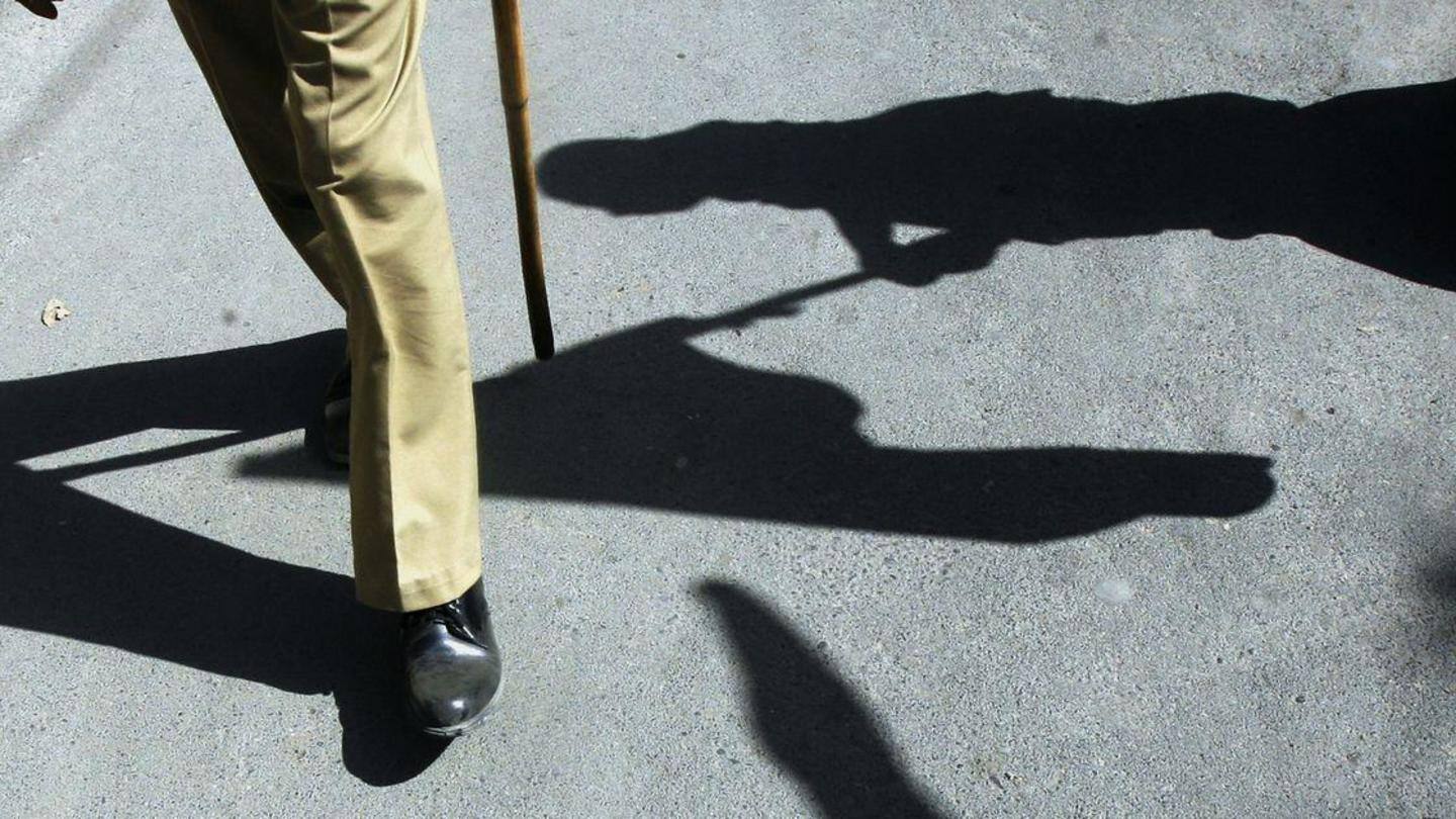 Gupta was dragged out of room by cops: Witness Gupta was dragged out of room by cops: Witness