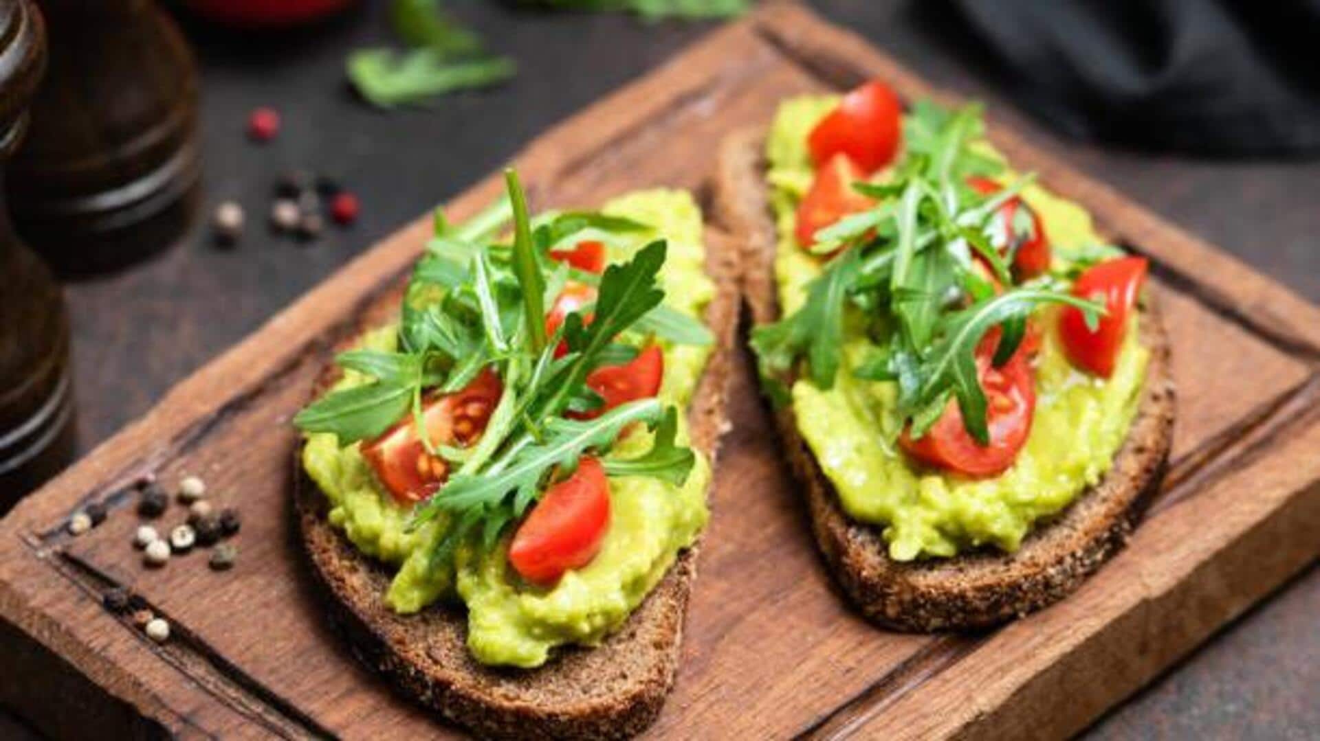 Healthy breakfasts: Avocado toast with cherry tomatoes 