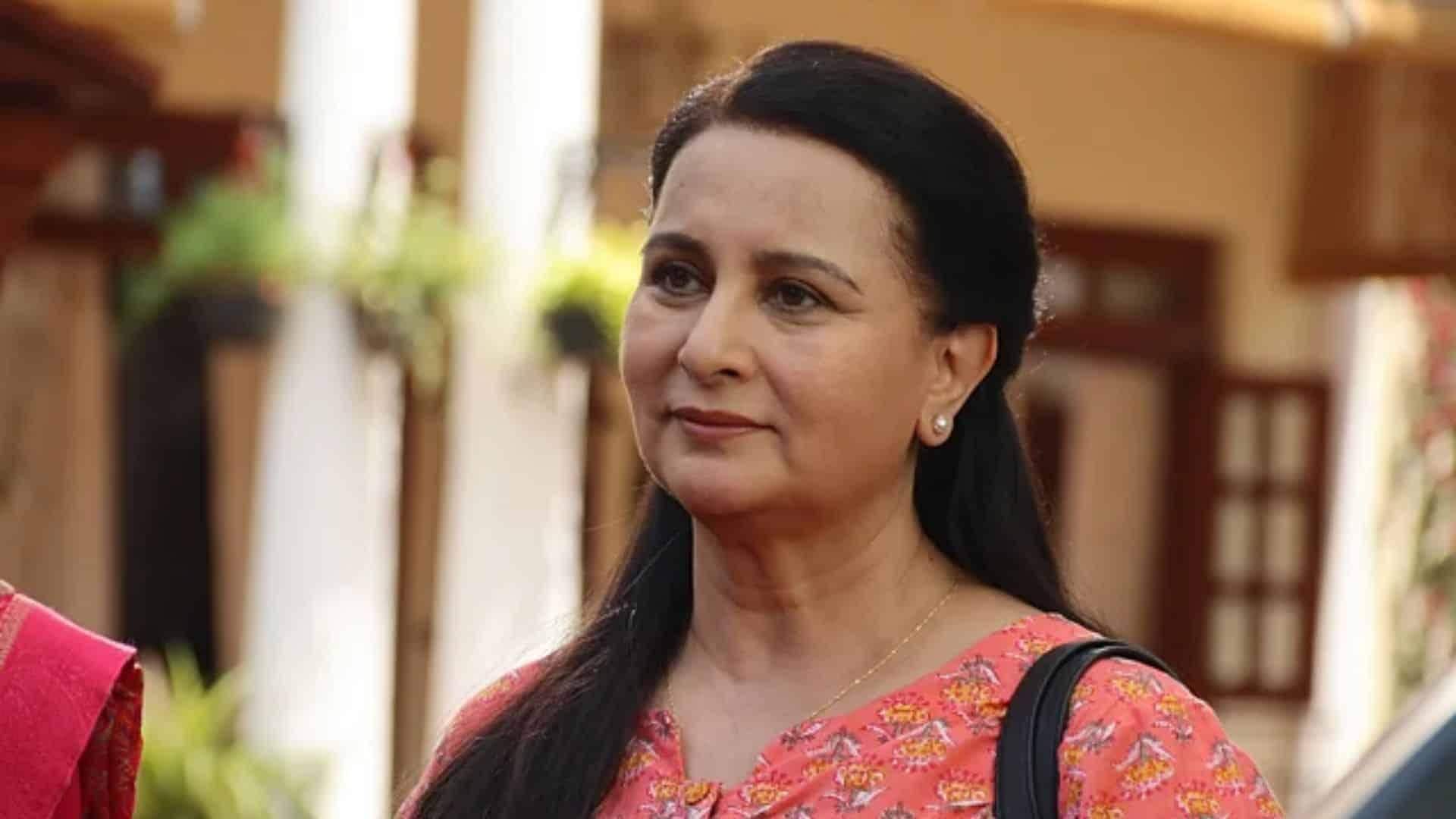 Veteran actor Poonam Dhillon hospitalized due to dengue