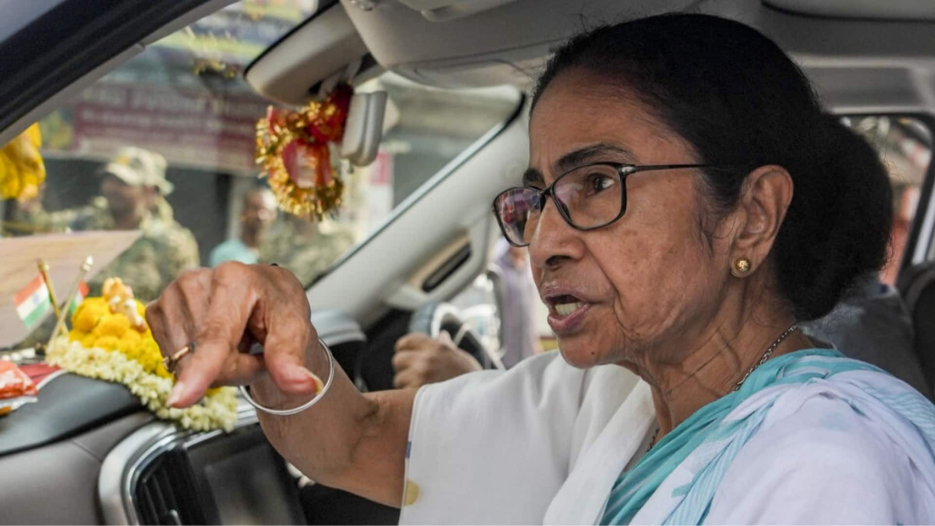 Mamata cries 'loot, loot, loot', vows comeback after Bengal defeat