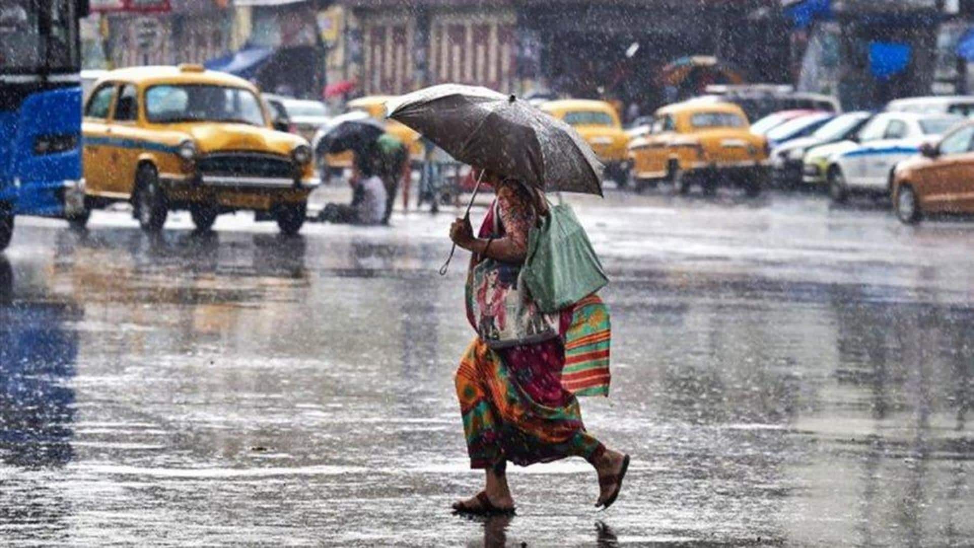Heavy rainfall in Delhi-NCR: Roads waterlogged, schools closed
