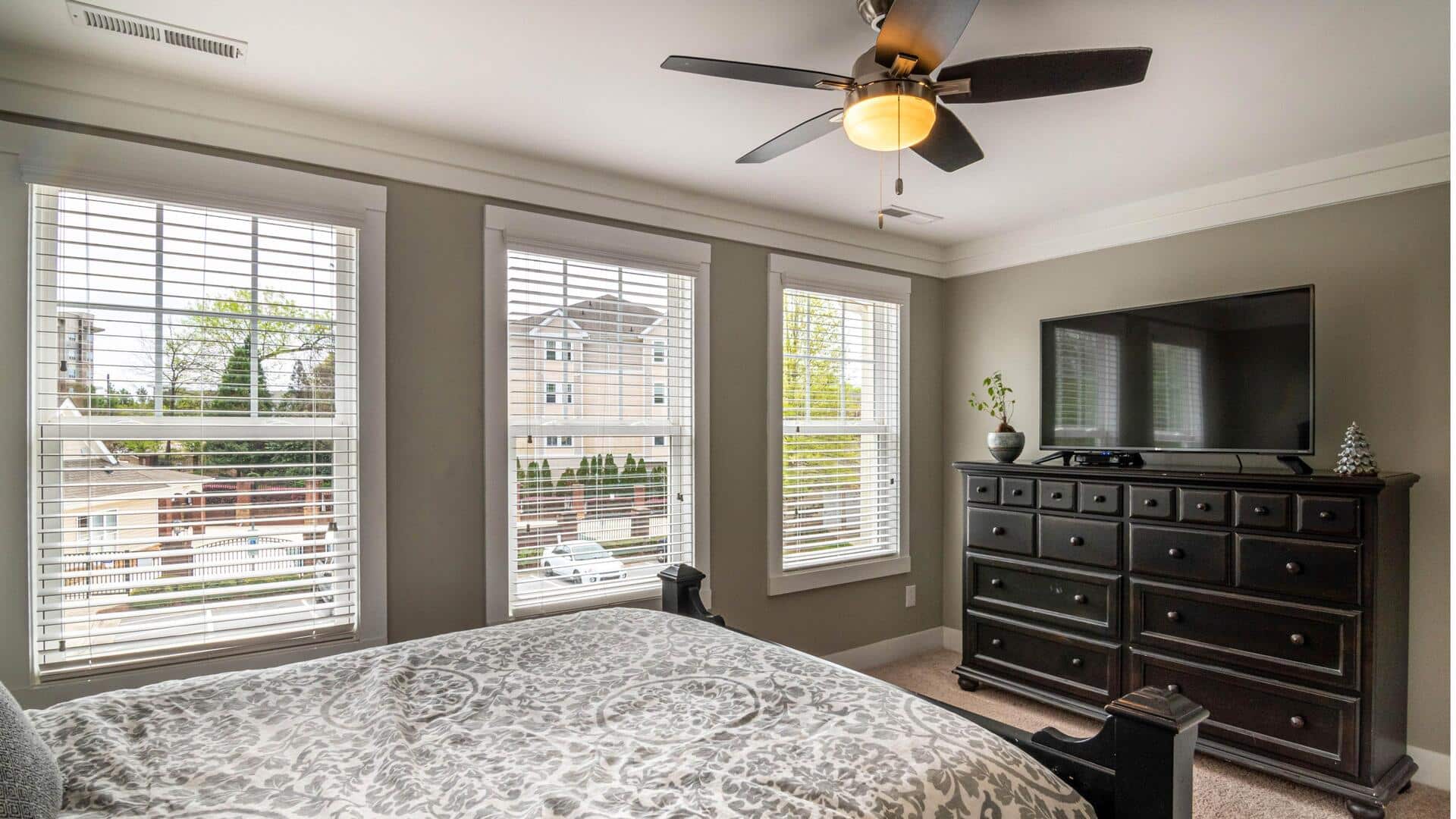 Keep your ceiling fan clean with these easy tricks