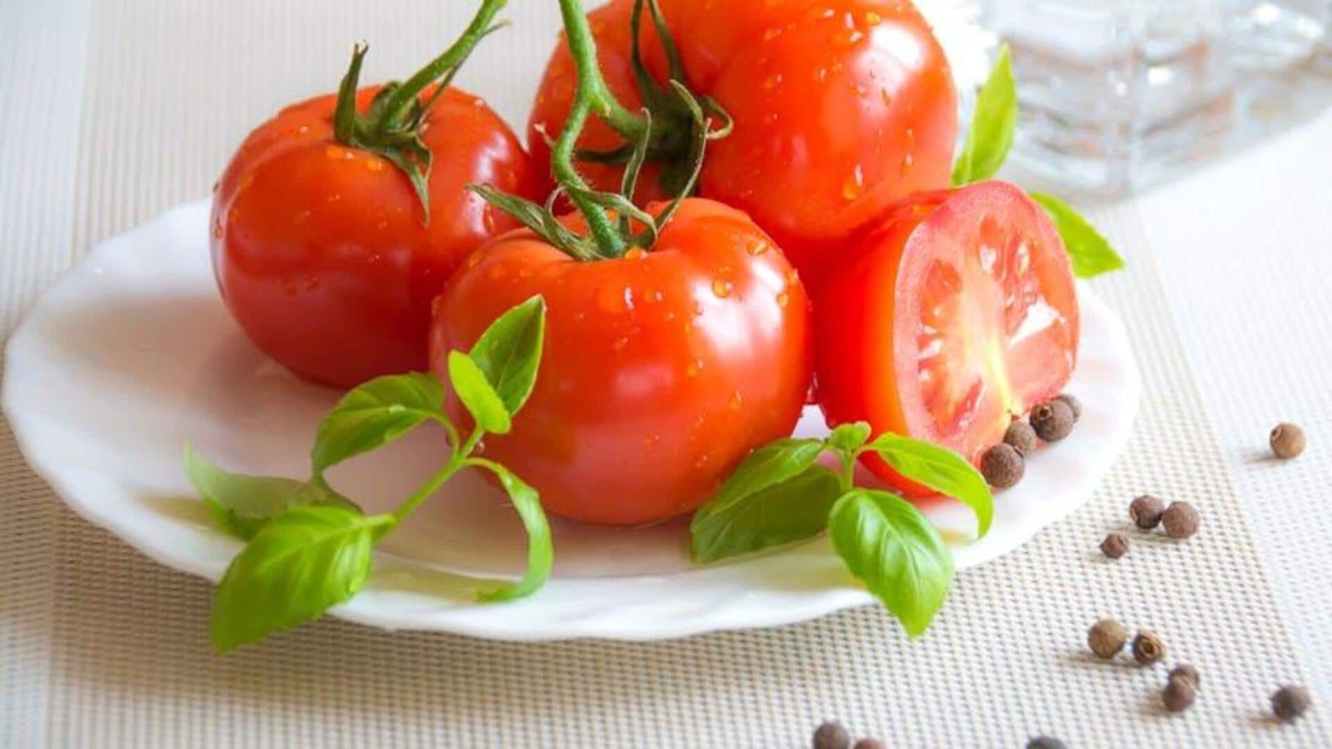 Tomato v/s cucumber: Comparing their nutrition Tomato v/s cucumber: Comparing their nutrition