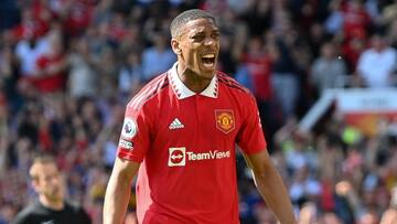 Manchester United sink Wolves 2-0 to boost top-four hopes: Stats