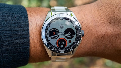 Luxury watchmaker TAG Heuer exits smartwatch market 