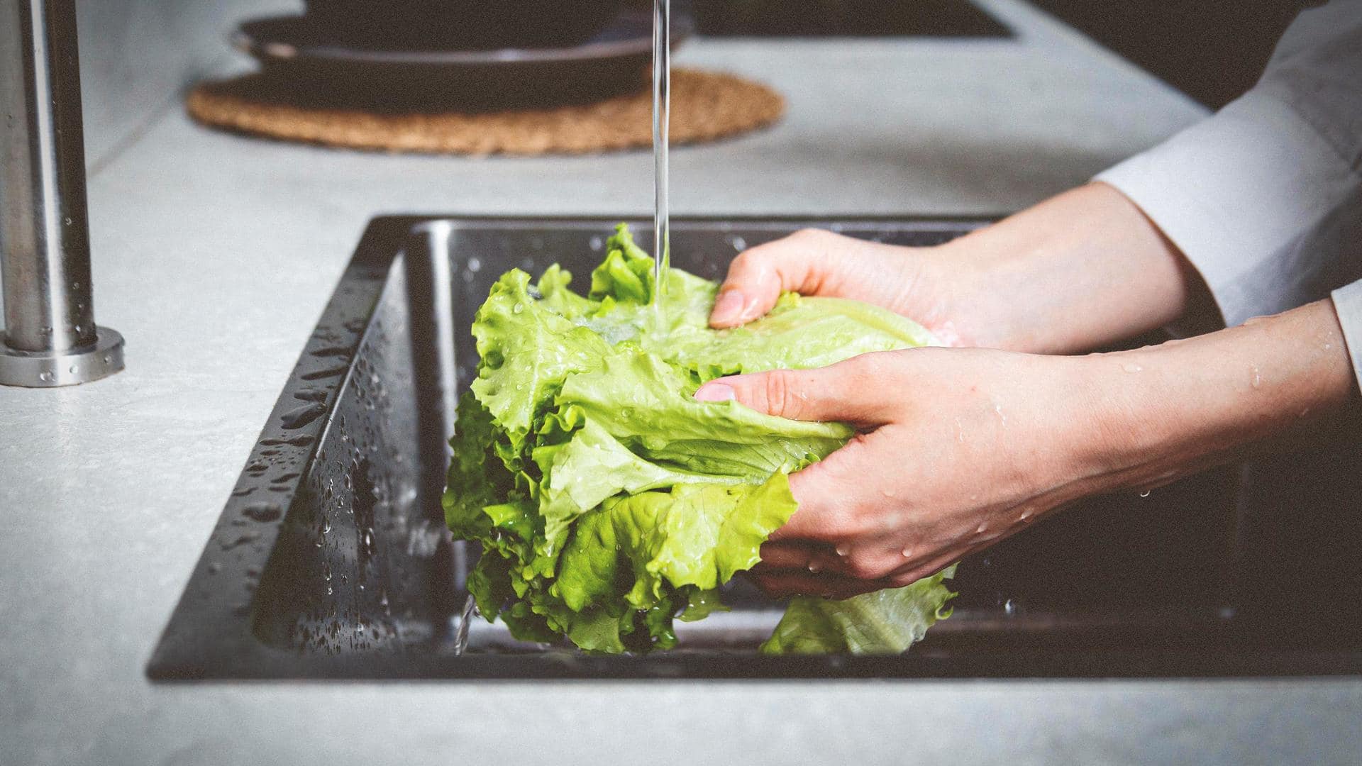 Here's how you can wash veggies the right way