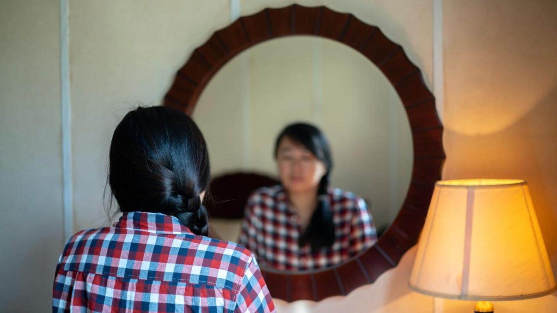 What is mirror gazing?