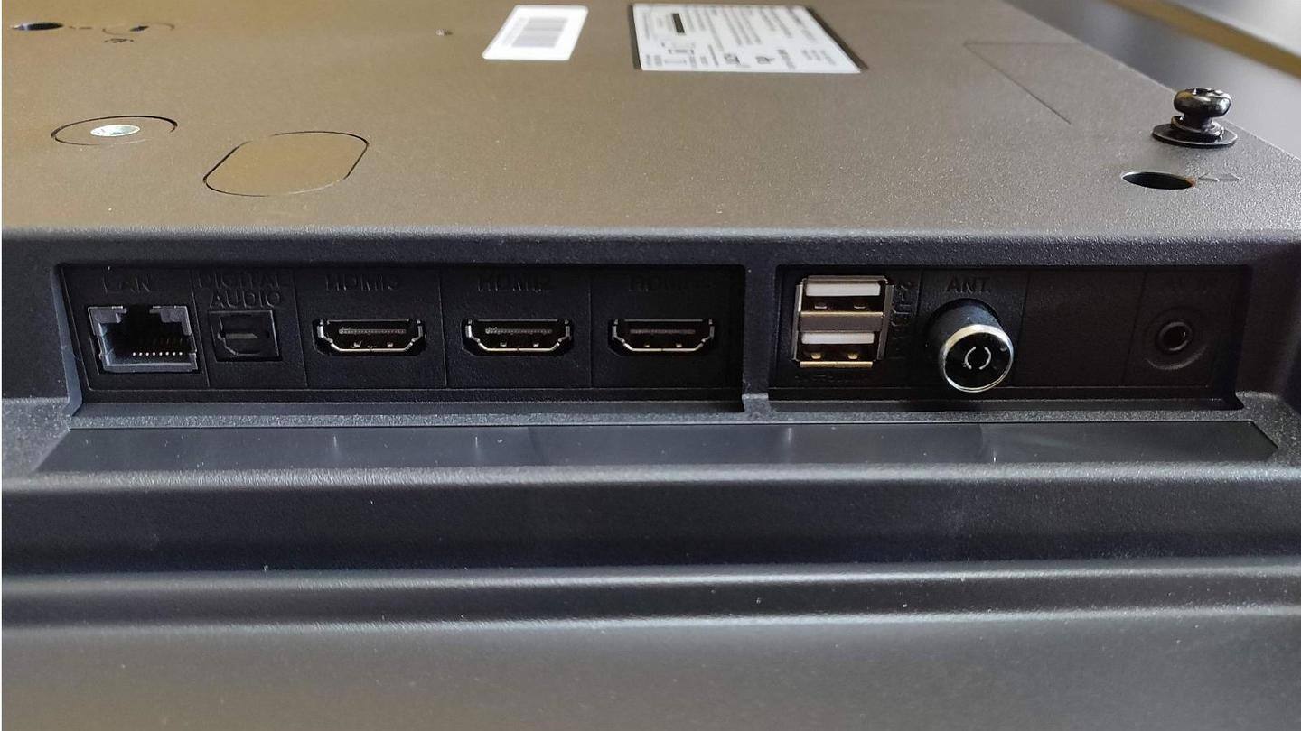 Stylish exterior with standard connectivity options, barring one Stylish exterior with standard connectivity options, barring one