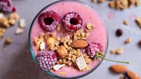 Energize your mornings with walnut smoothie