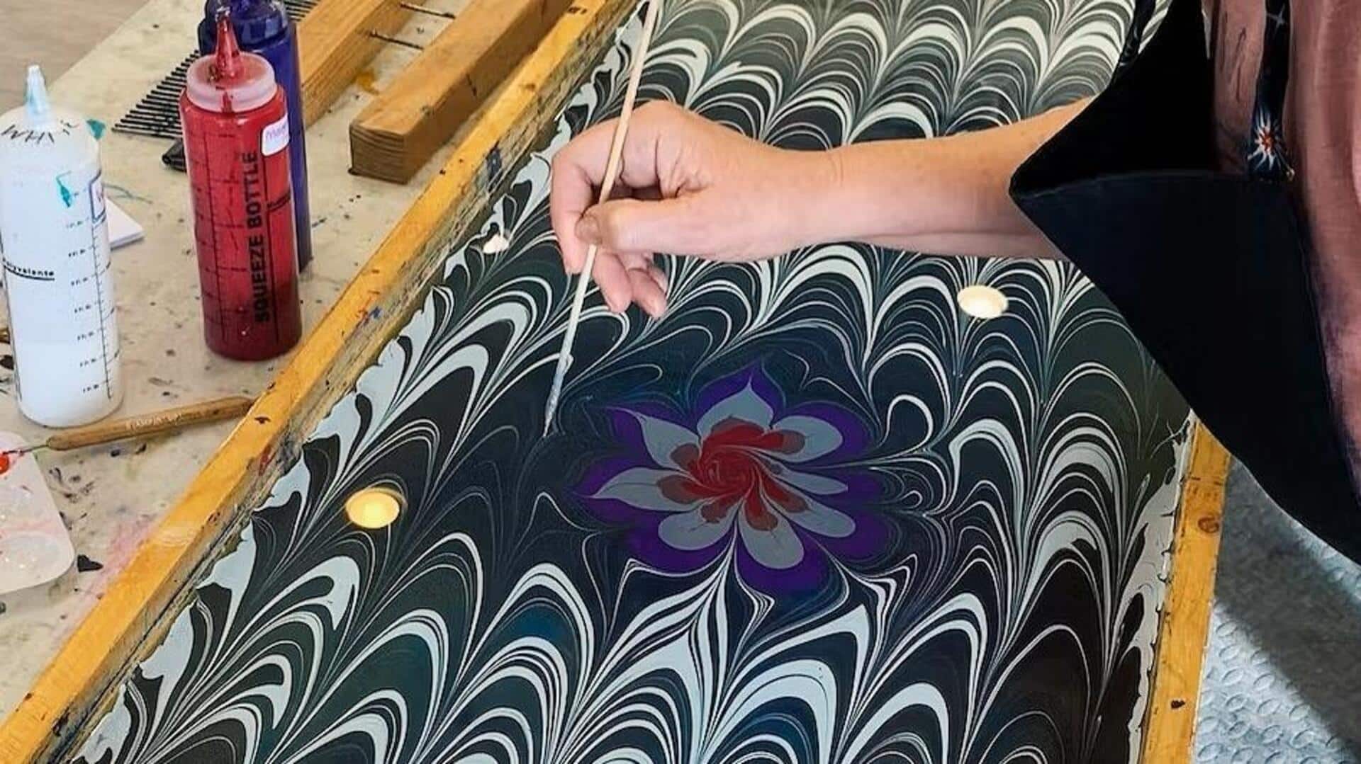 Introduction to water marbling art techniques Introduction to water marbling art techniques