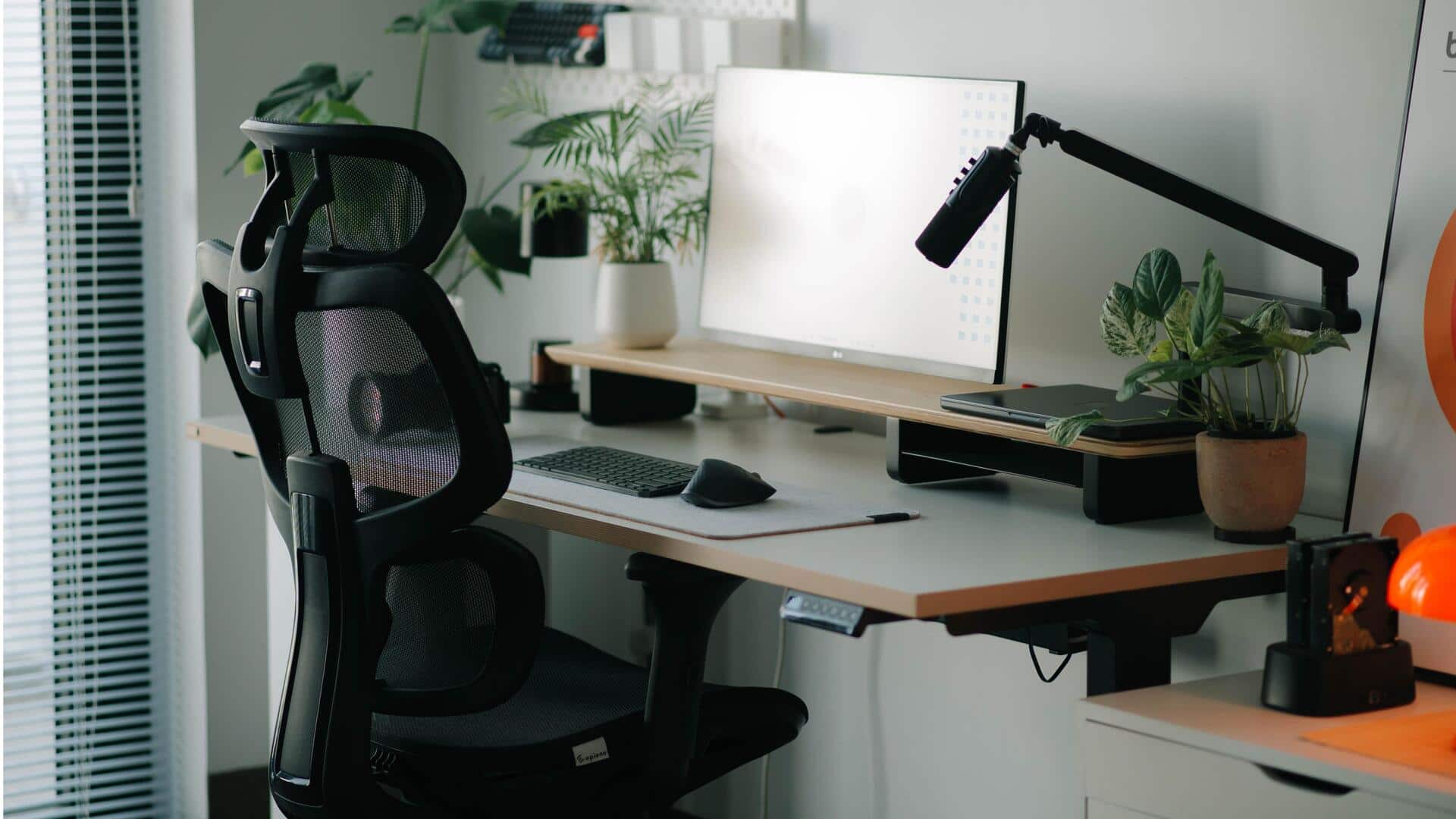 How to create a home office with a standing desk