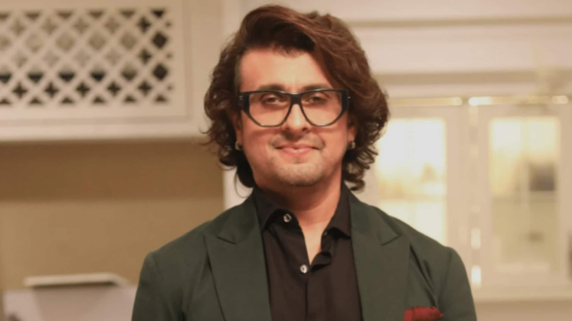 Sonu Nigam undergoes treatment for painful nerve condition
