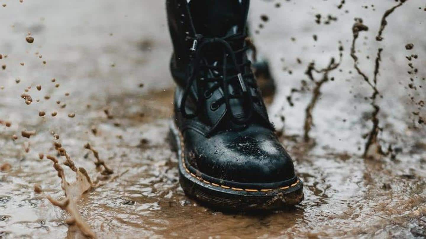 Get rid of bad smells from your shoes and legs Get rid of bad smells from your shoes and legs
