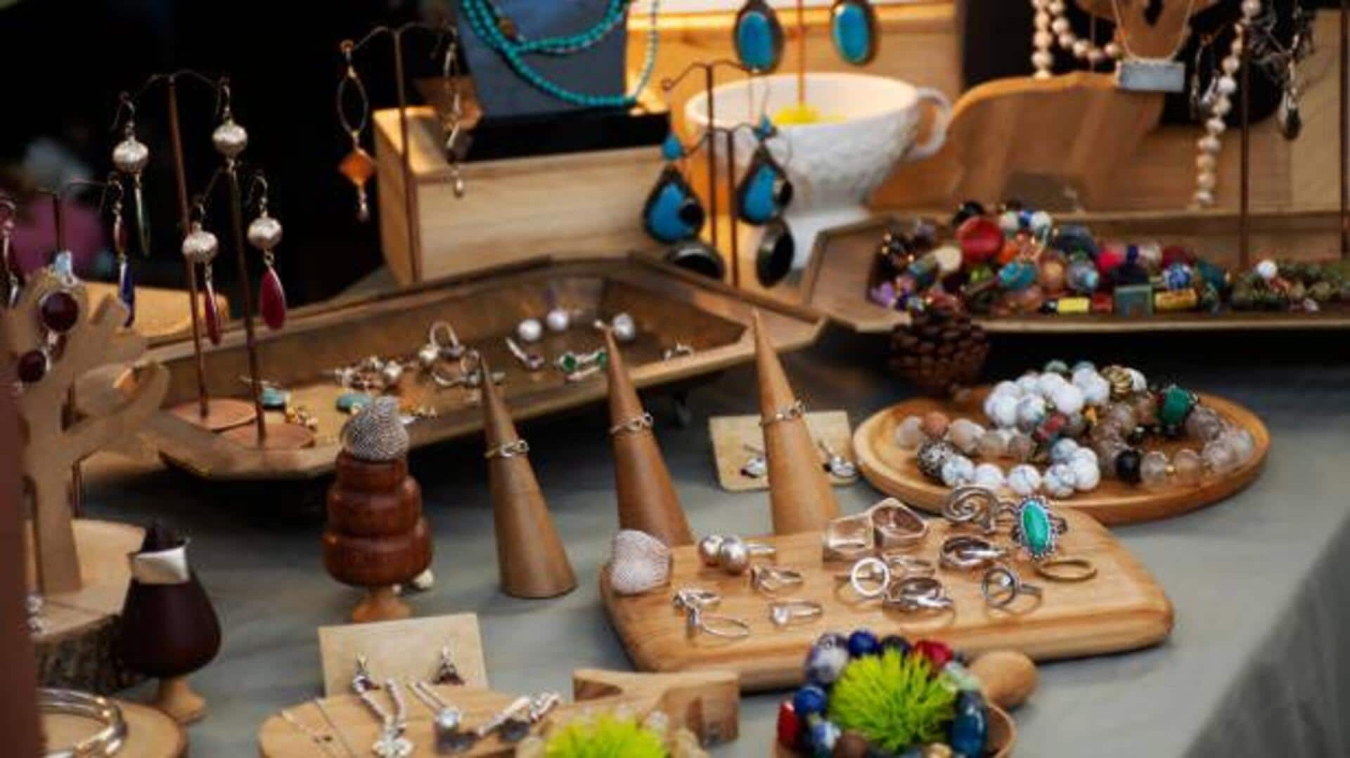 Love souvenirs? Explore these craft markets
