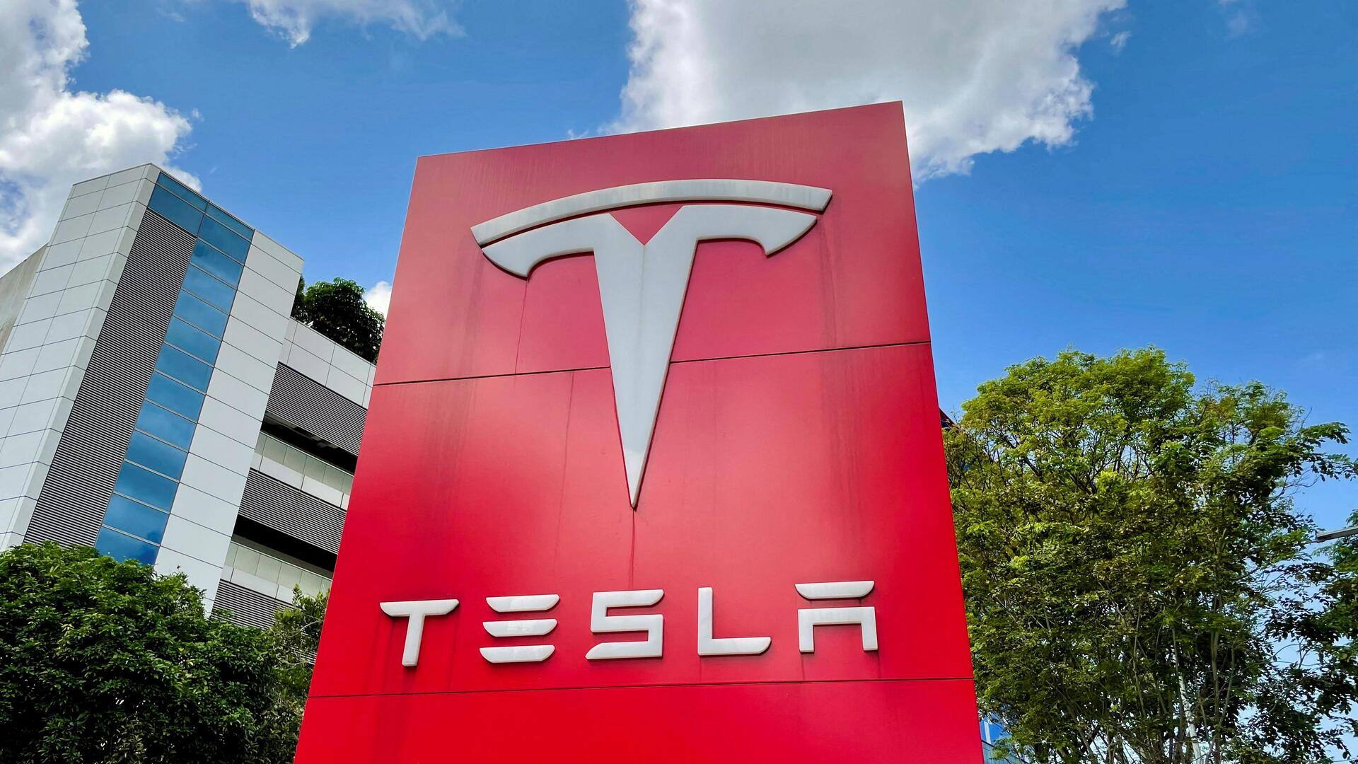 Tesla has started showing ads in its cars Tesla has started showing ads in its cars