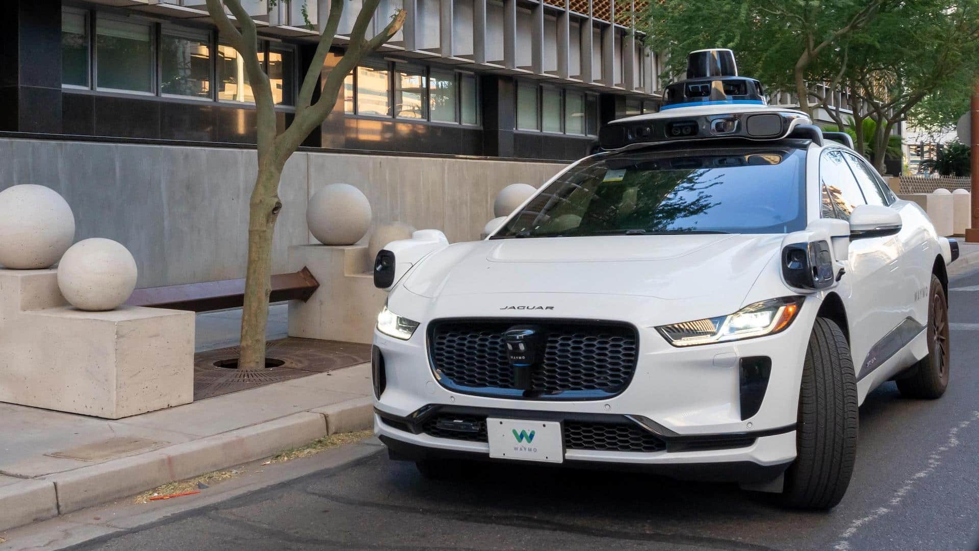 US agency to meet CEOs of Waymo, other robotaxi firms 