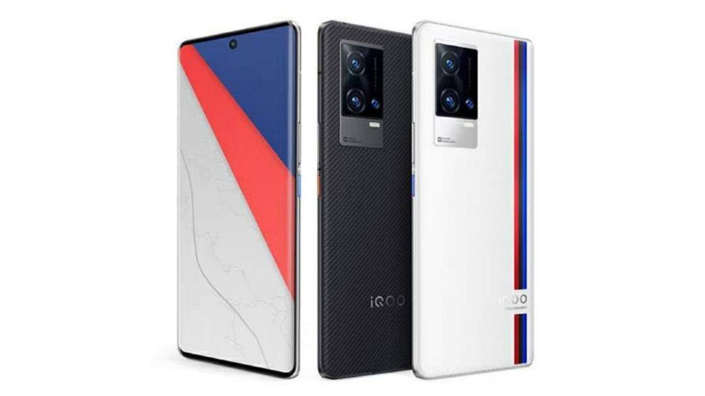 The phones have a 120Hz AMOLED display The phones have a 120Hz AMOLED display