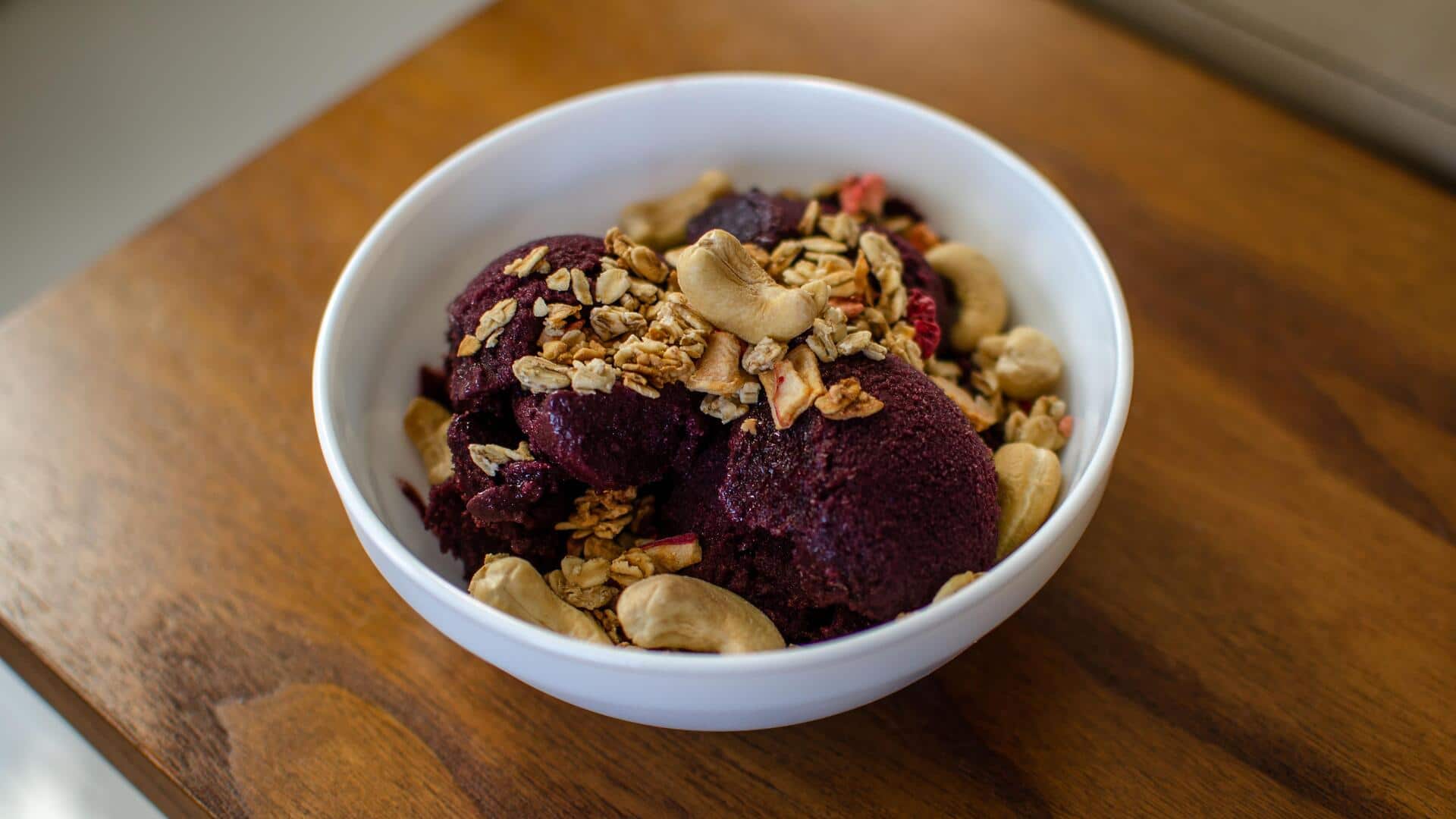 5 ways to use acai powder beyond smoothies