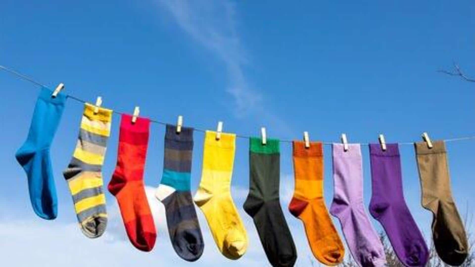 How to style tie-dye socks How to style tie-dye socks