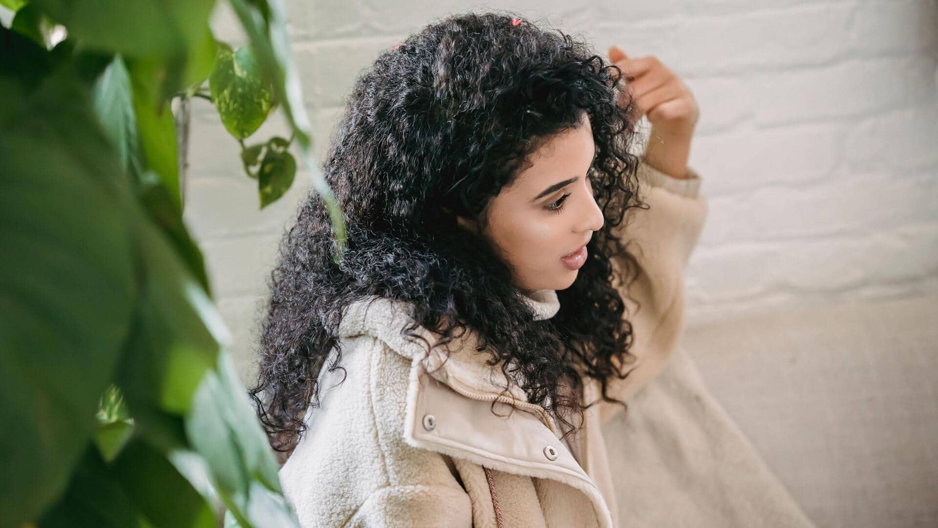 These hairstyles can reduce hair breakage while you sleep 
