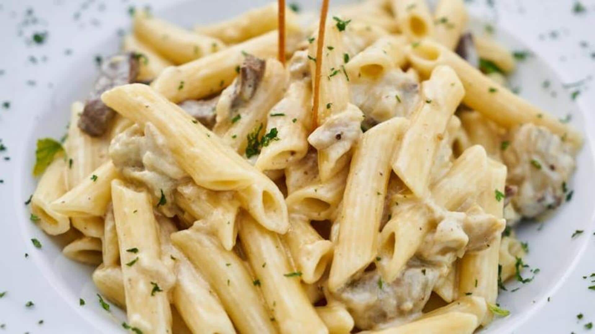 Impress your guests with this creamy cauliflower Alfredo pasta recipe