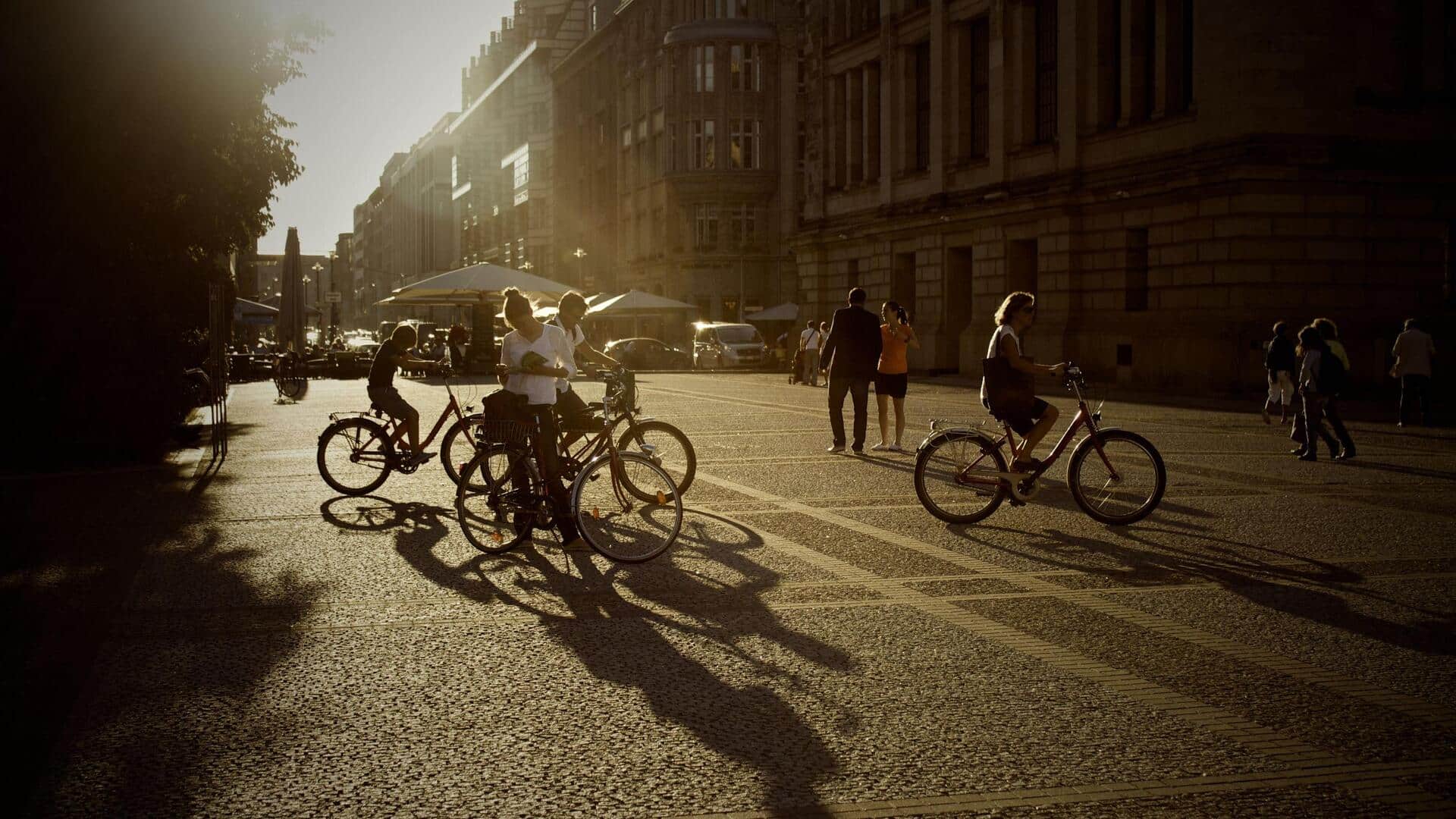 Cycling v/s walking: Which is more eco-friendly?