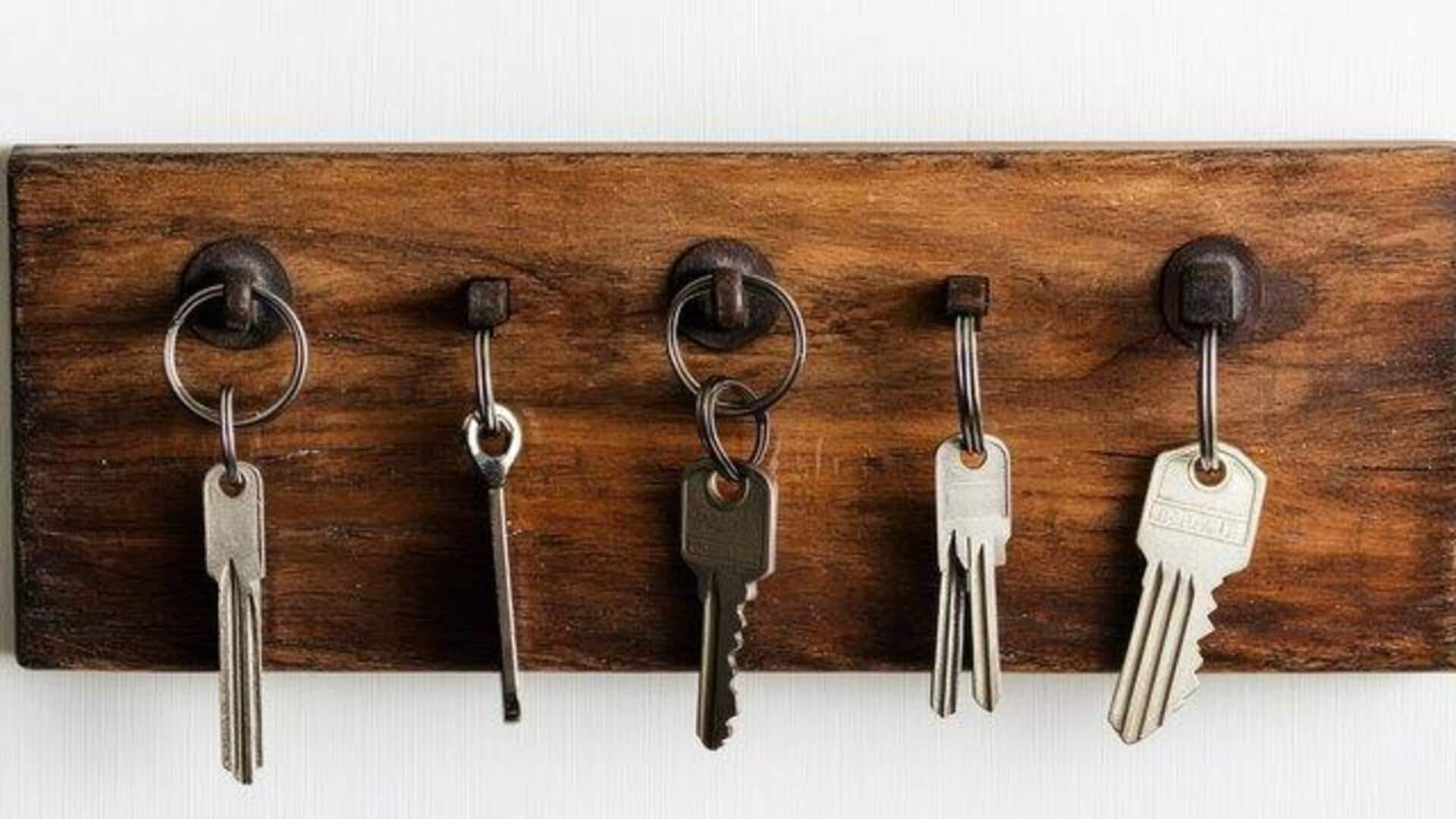 How to create wooden key holders