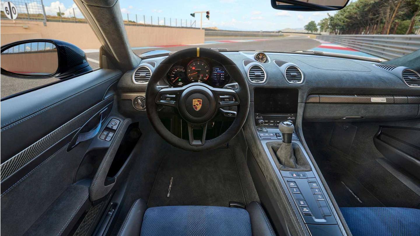 It sports a multifunctional steering wheel It sports a multifunctional steering wheel