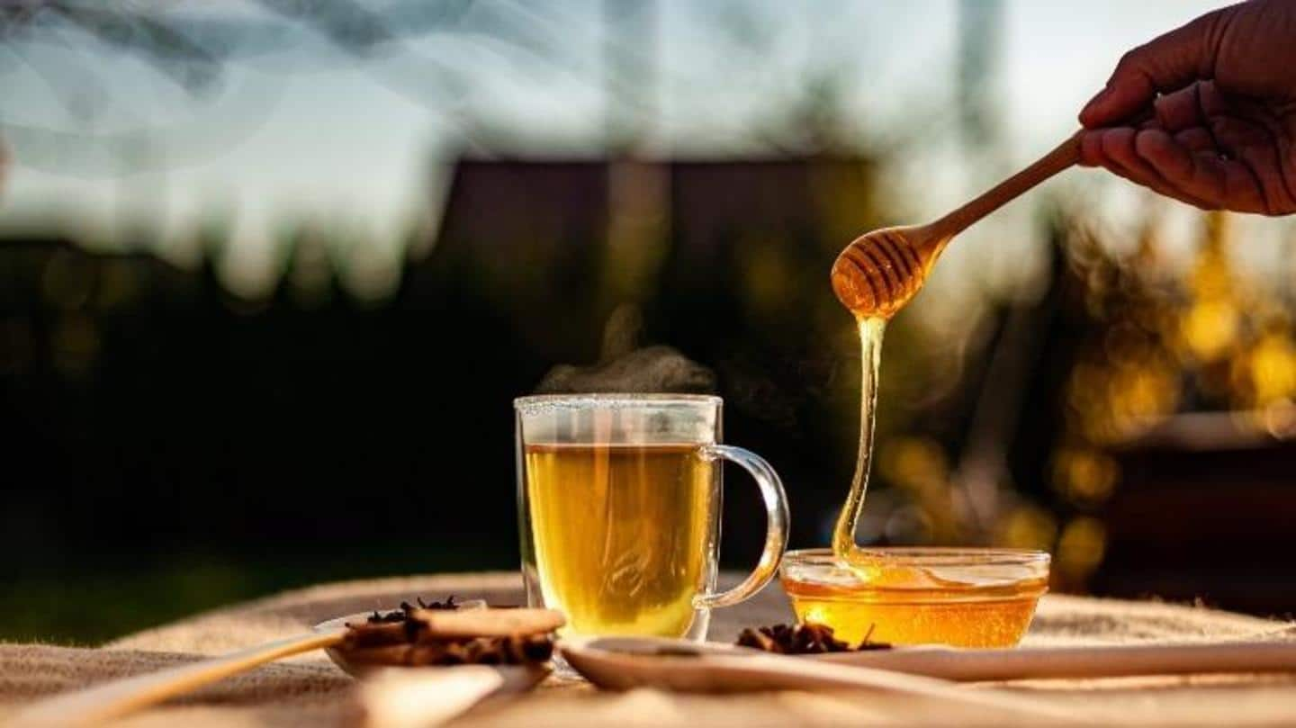 Warm honey. Warm Water. Hot Tea. Картинка на кружку цветы и мед.