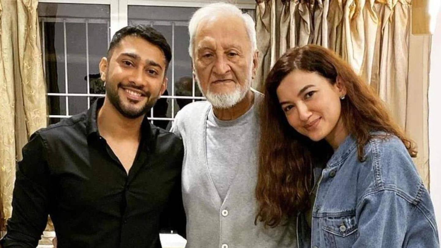 Not long ago, Khan lost her father Not long ago, Khan lost her father