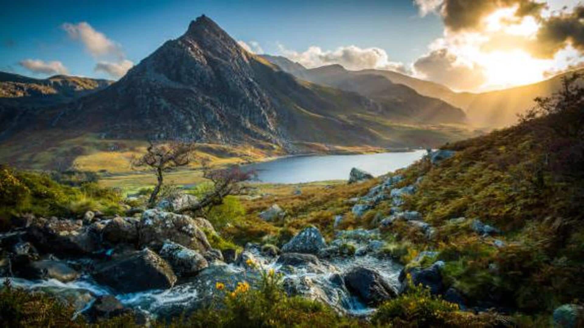 Hiking in Snowdonia: Scenic routes worth exploring
