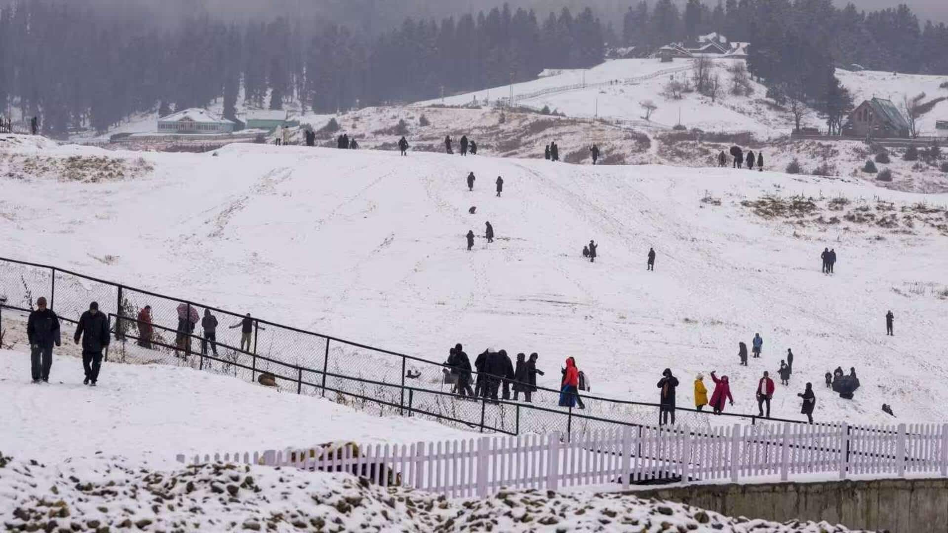 Kashmir freezes amid cold wave; snow predicted on New Year's
