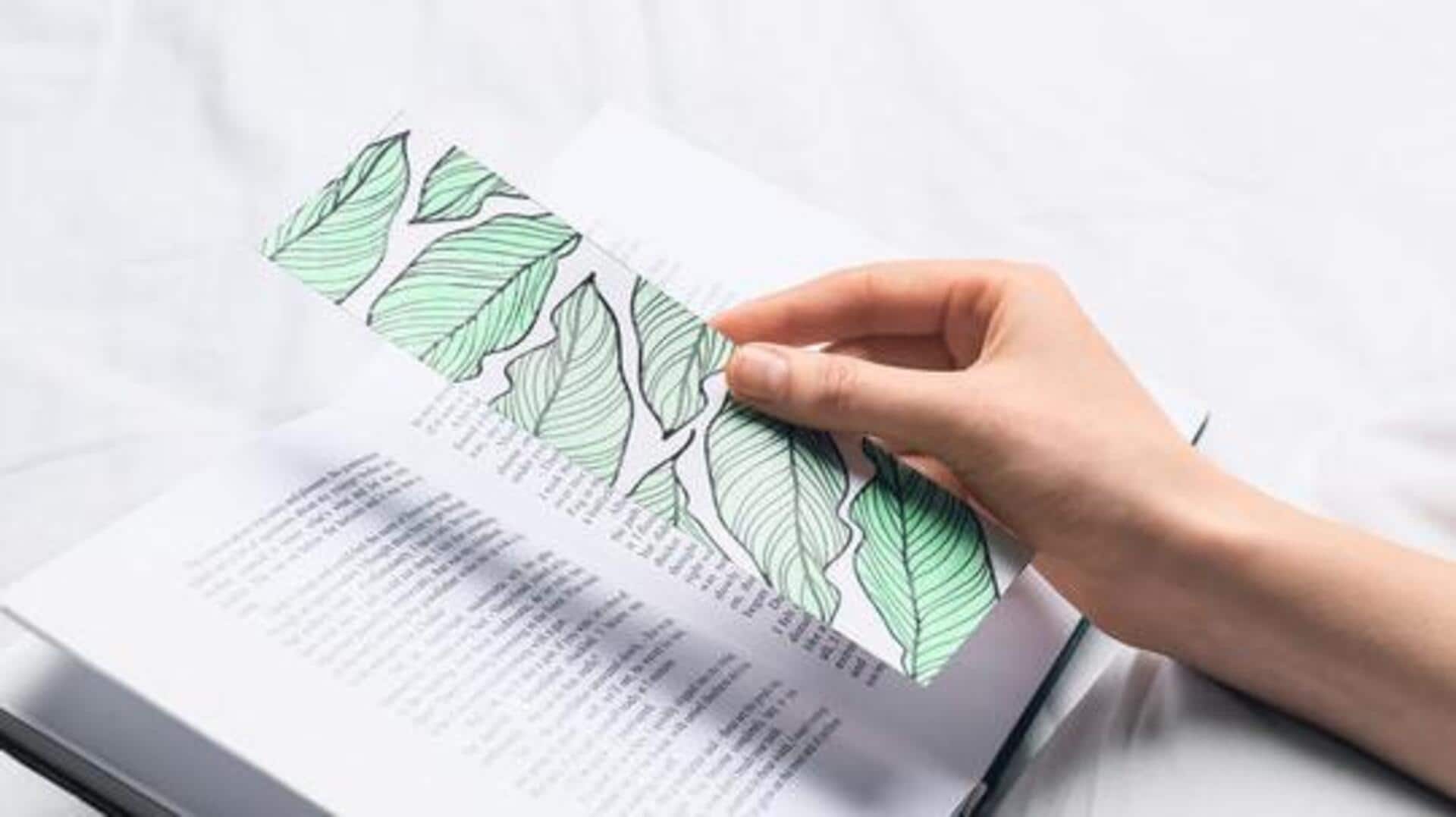 How to make colorful bookmarks at home