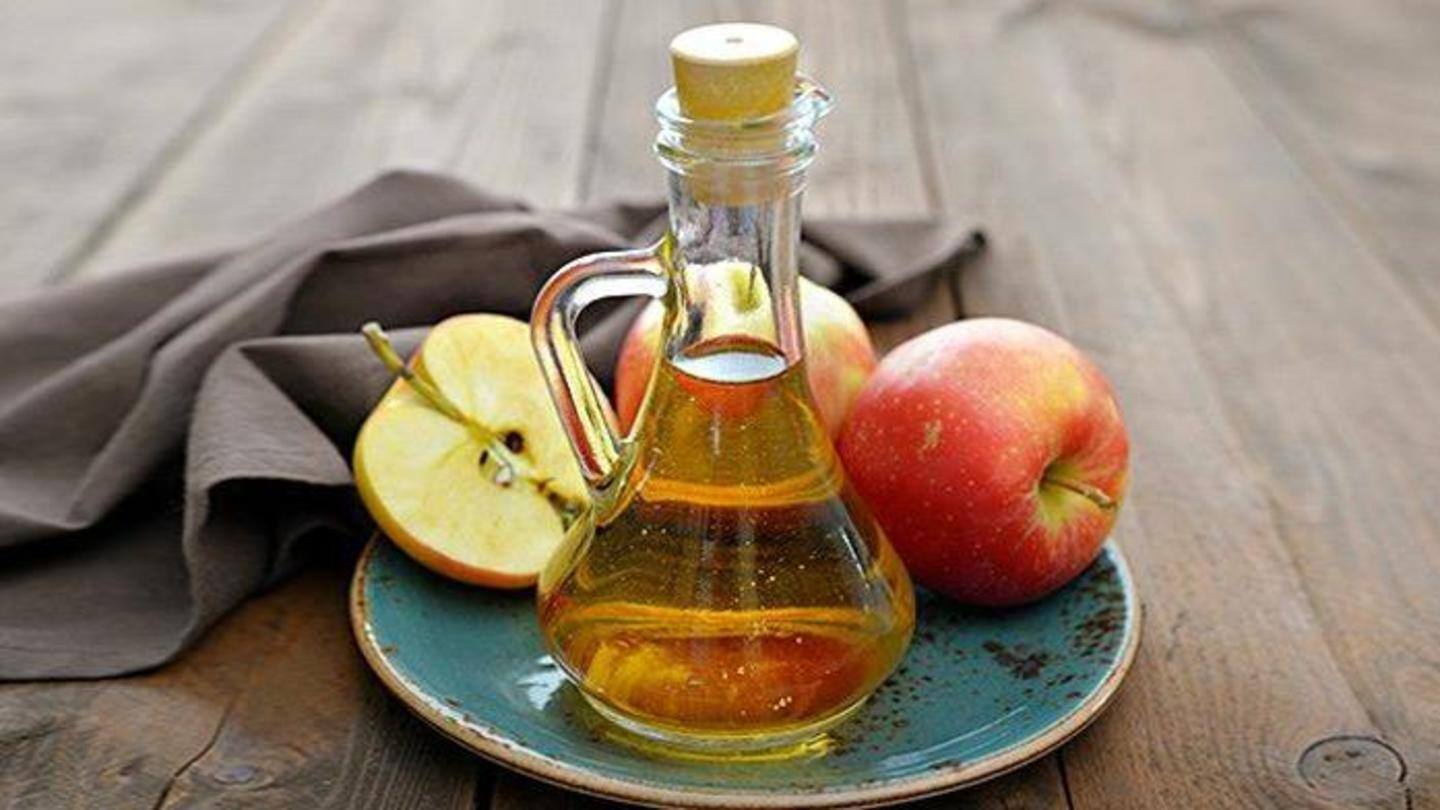 Apple Cider Vinegar helps balance the pH of the scalp Apple Cider Vinegar helps balance the pH of the scalp