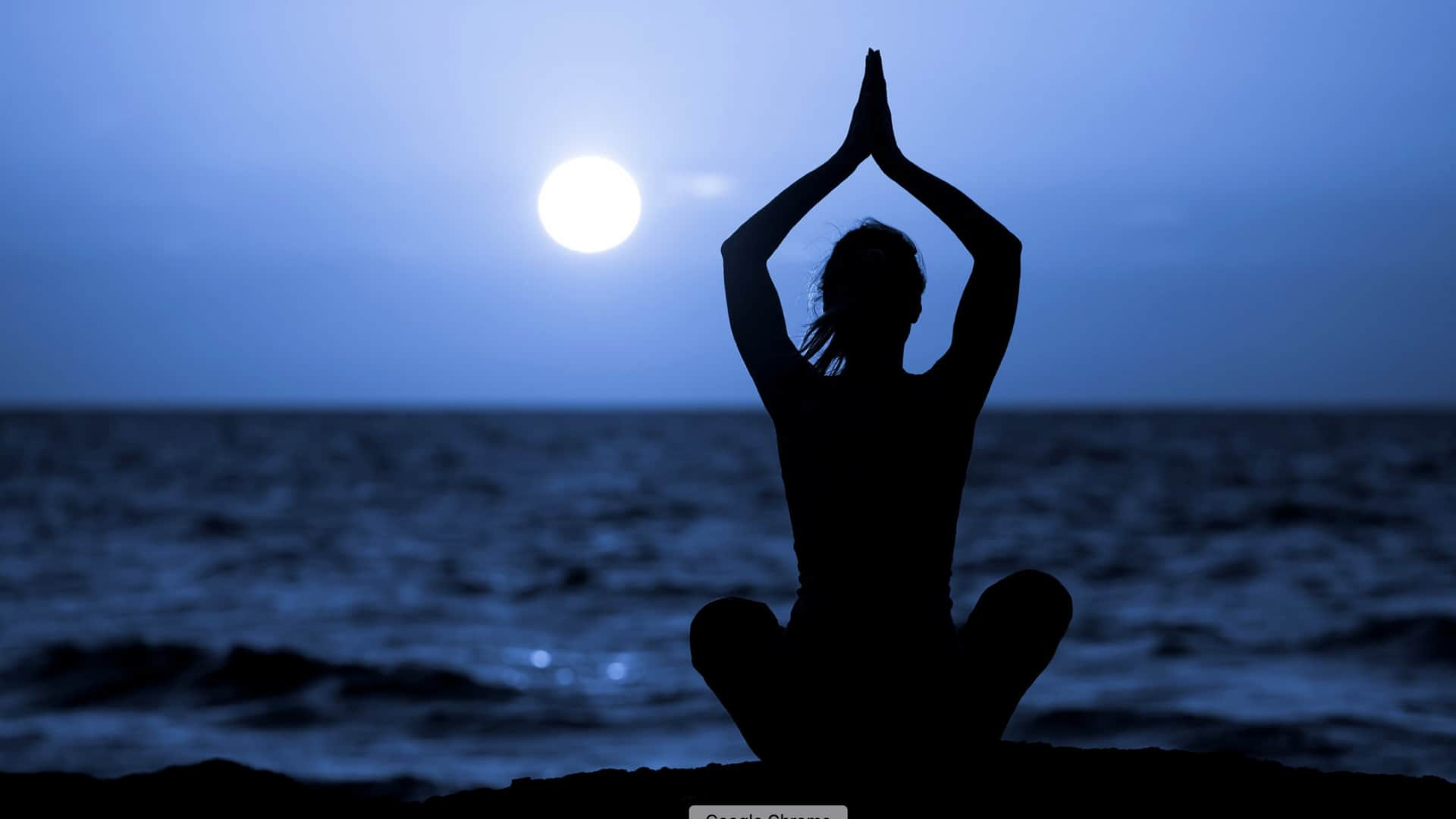 How to host the perfect full moon beach yoga event